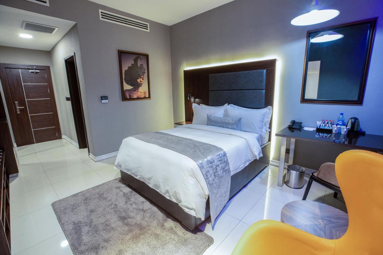 Bon Hotel Tripod Overri Kültér fotó