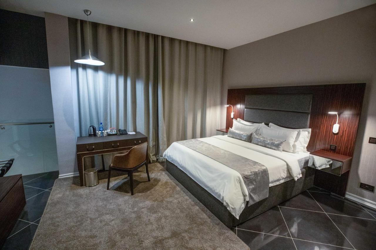 Bon Hotel Tripod Overri Kültér fotó