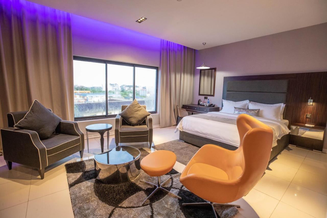 Bon Hotel Tripod Overri Kültér fotó