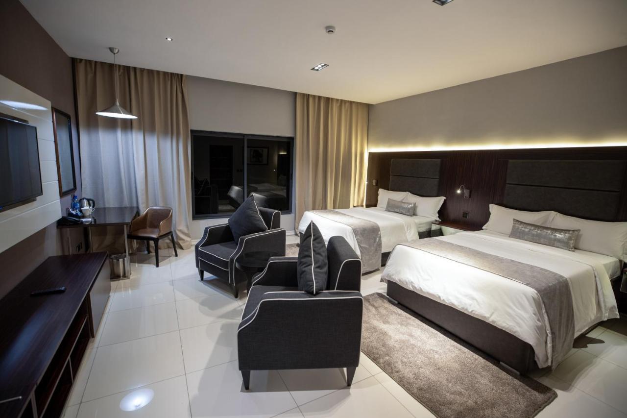 Bon Hotel Tripod Overri Kültér fotó
